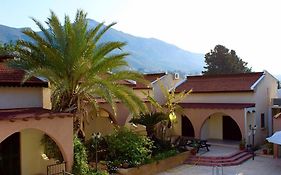 Five Fingers Holiday Bungalows
